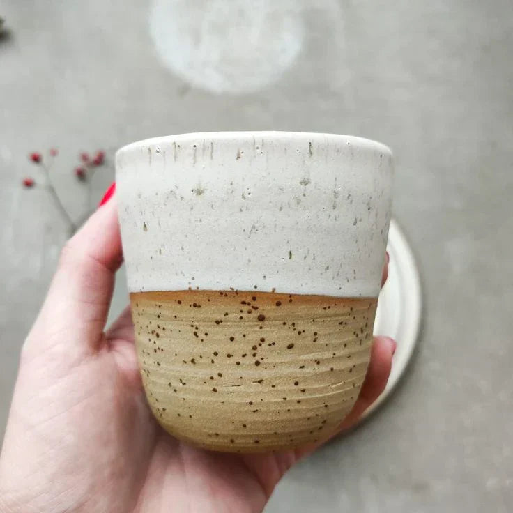 Kubek ceramiczny ręcznie robiony – mały luksus na co dzień