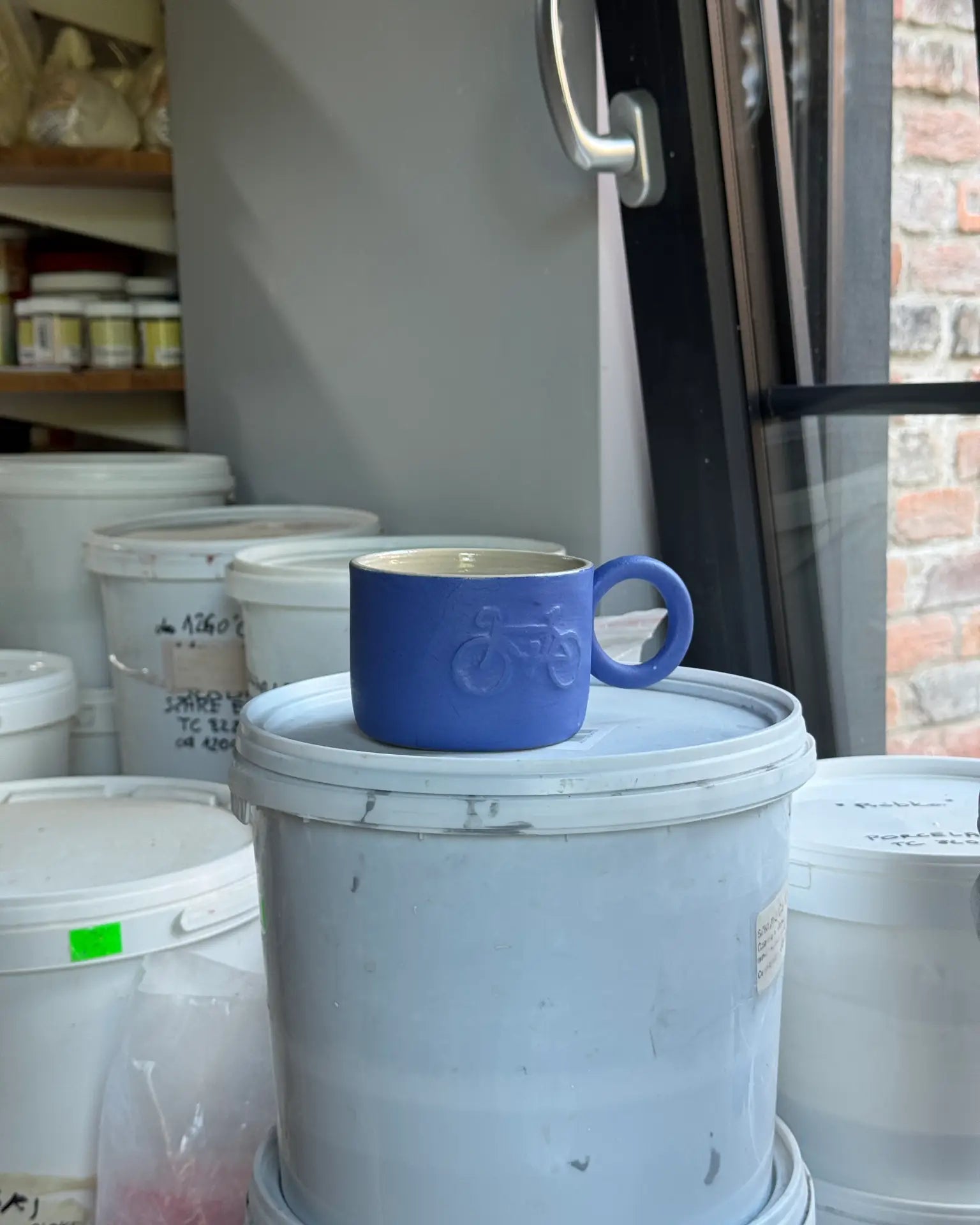 Kubek z Uchem Royal Blue Bike 320 ml | CR